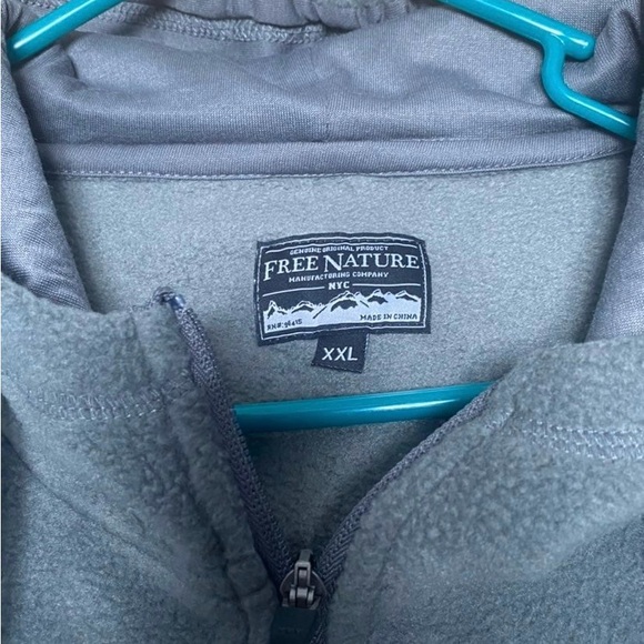Free Nature 1/4 zip pullover - Picture 1 of 5